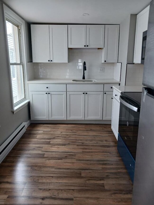 Building Photo - 130 S 12th St Rental