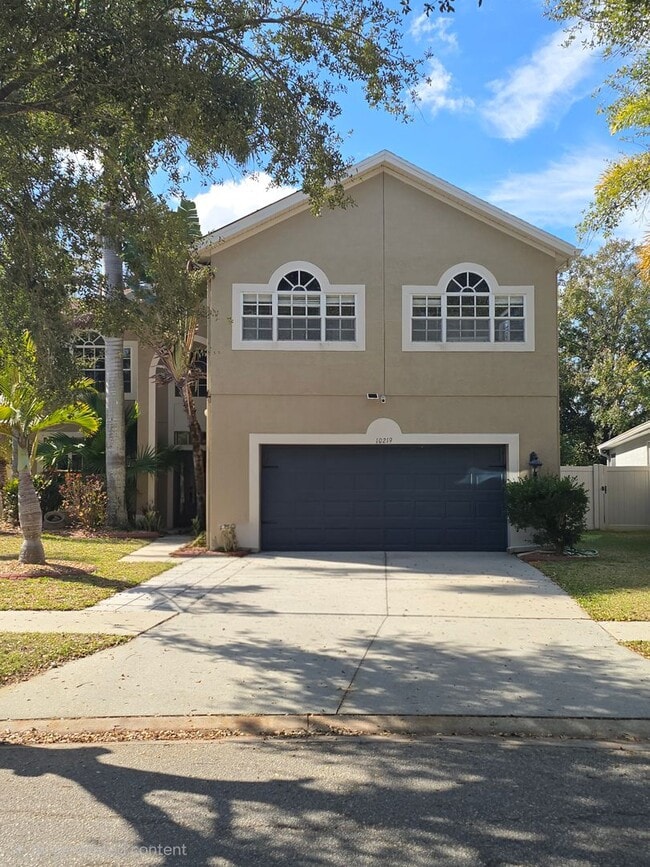 Building Photo - Newly Renovated 4/3 w/pool