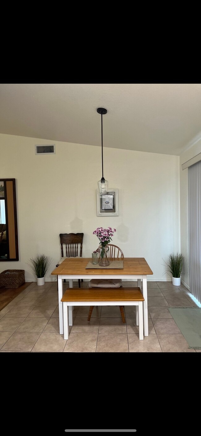 Photo - 4389 Bernard Pl