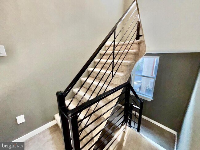 Photo - 1865 Frankford Ave Unit B