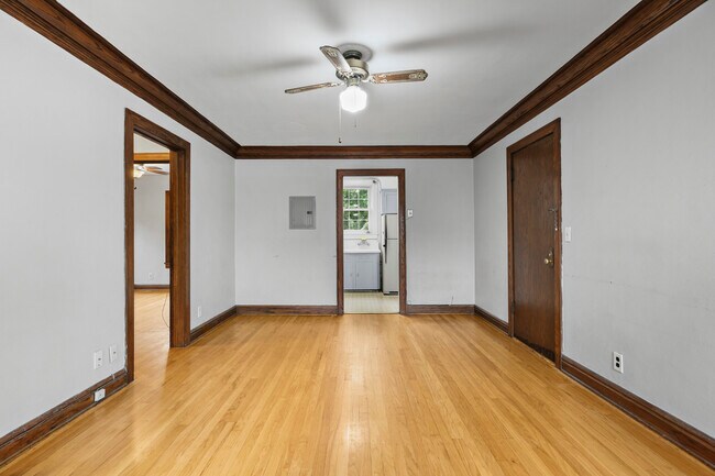 Photo - 833 Midland St