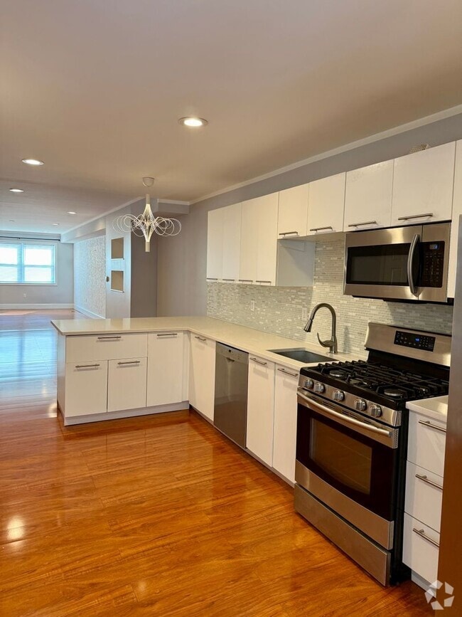 Building Photo - Spacious 3-Bedroom 1.5-Bathroom Home in Po...