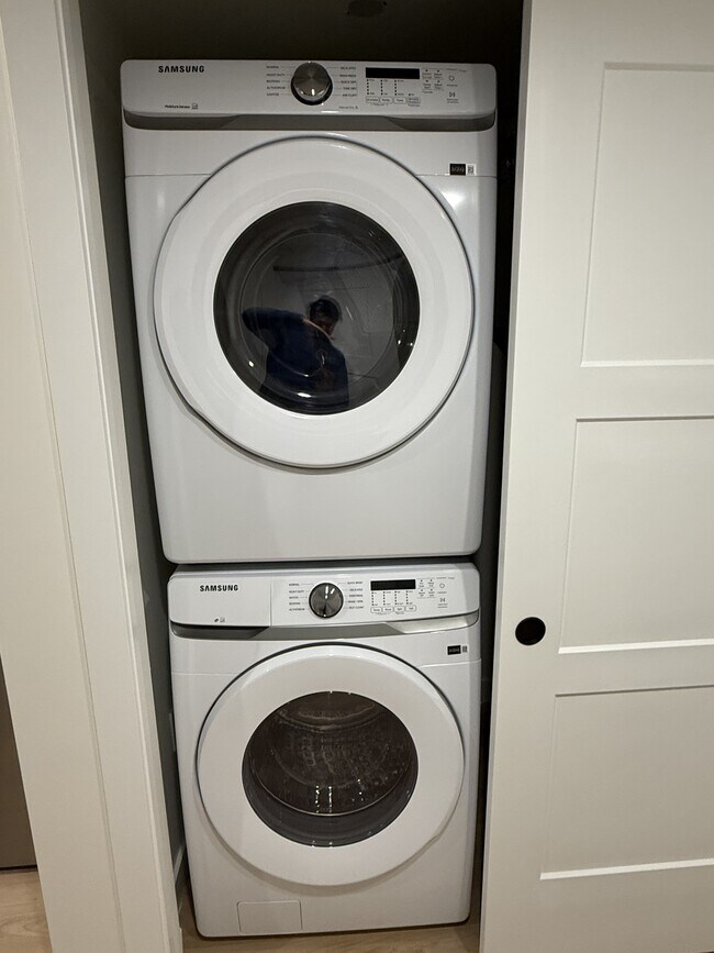 Photo - 8615-8108 108 St NW Unit 407