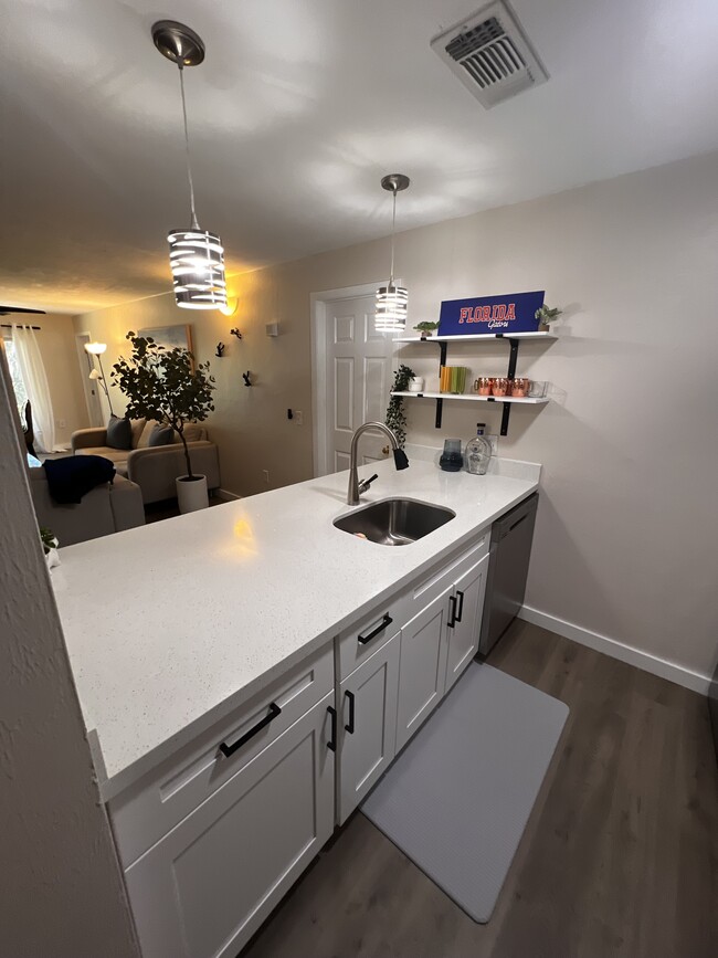 Photo - 3800 SW 20th Ave