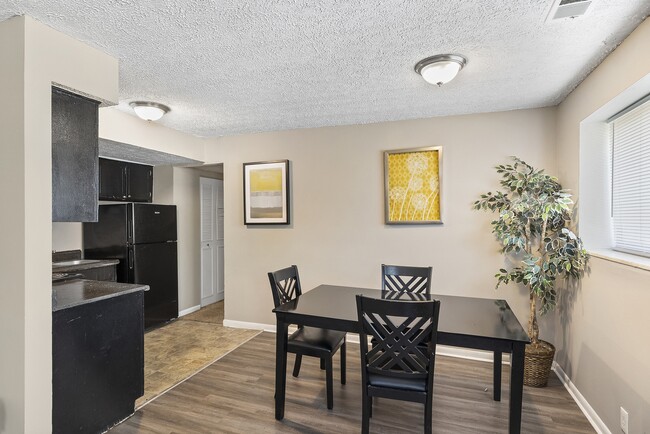 Photo - Greenway Apartments