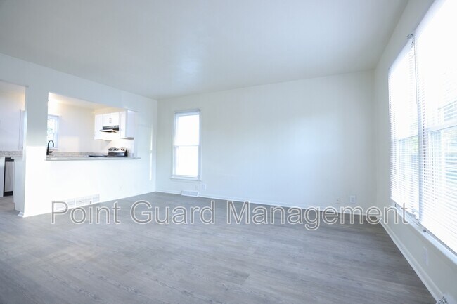 Photo - 5115-5117 N 60th St