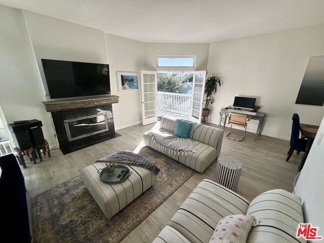 Photo - 32 28th Pl Unit A2