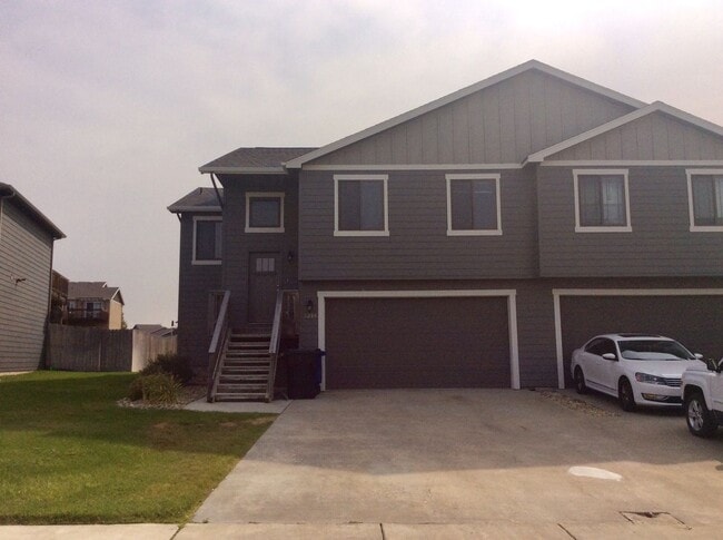 Beautiful, spacious townhouse for rent - Beautiful, spacious townhouse for rent