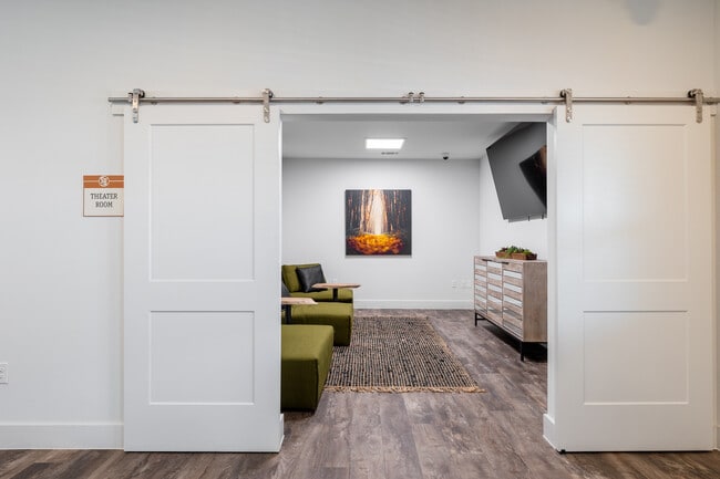 Photo - Sansom Bluff