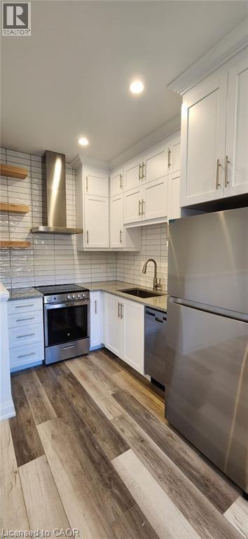 Photo - 261 Belmont Ave W