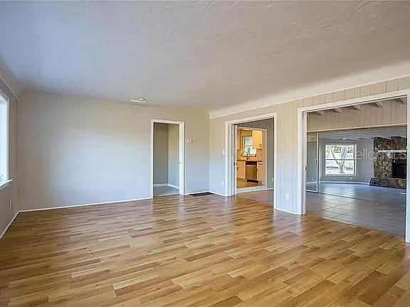 Photo - 622 Myrtle Way S