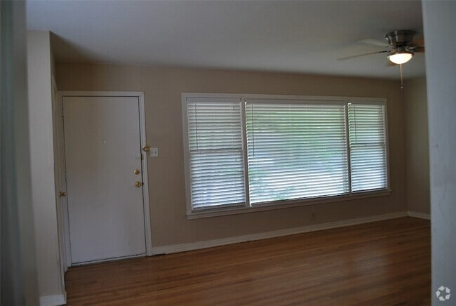 Building Photo - 1419 Broadway St Rental