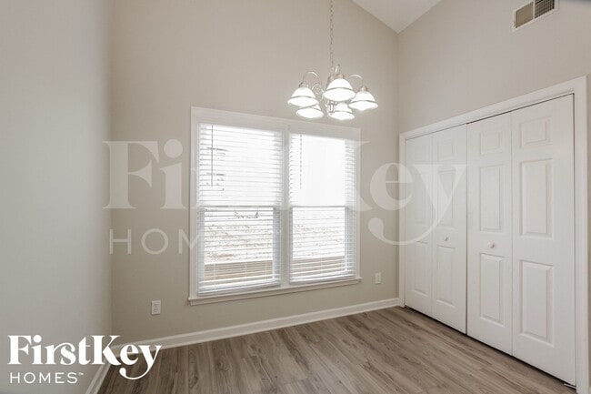 Photo - 3321 Argyle Ln