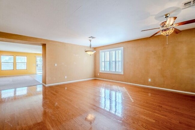 Photo - Pending/ Rented - Bright & Spacious 3-Bed ...