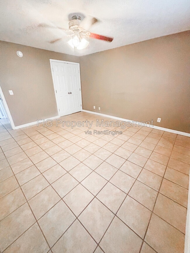 Photo - 924 Chadwick Dr Unit 3