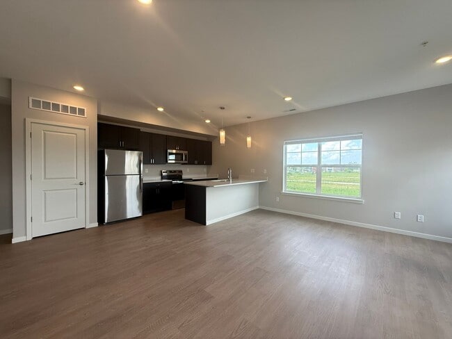 Building Photo - 152 Russ Dr SW Unit #2 - 152 Russ Drive