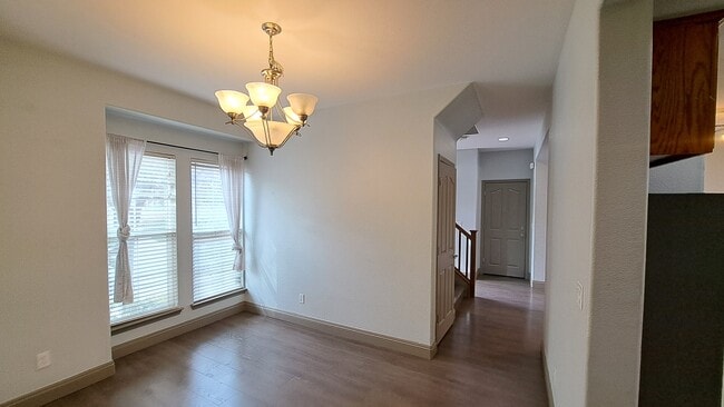 Photo - 5424 Knotty Pine Way