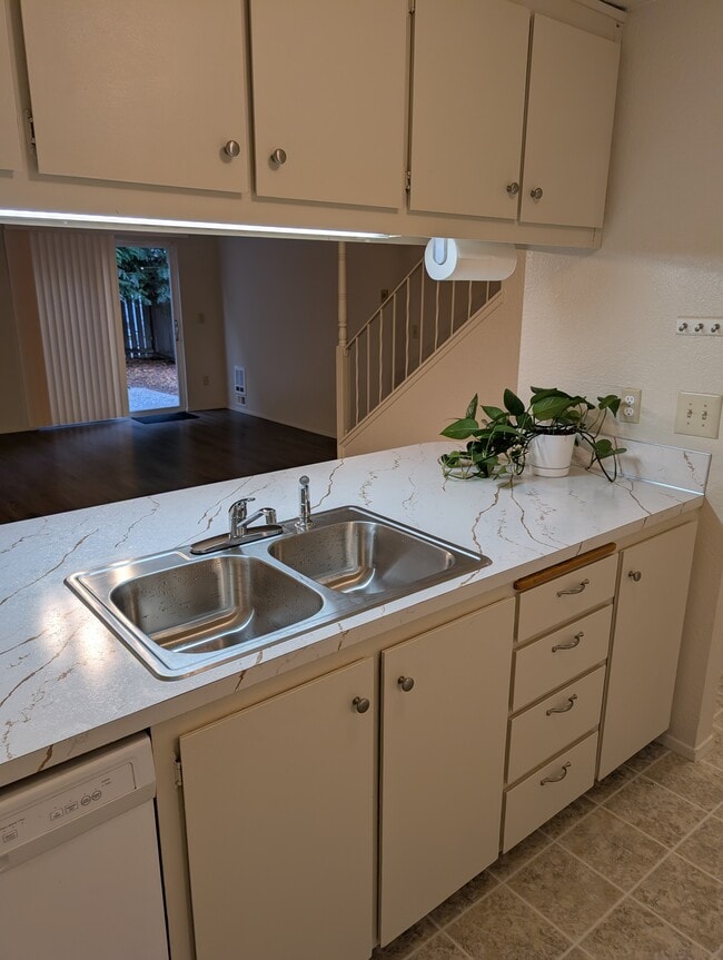 Building Photo - 4617 80th St NE Unit #1