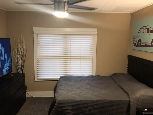 Photo - 203 Desoto St