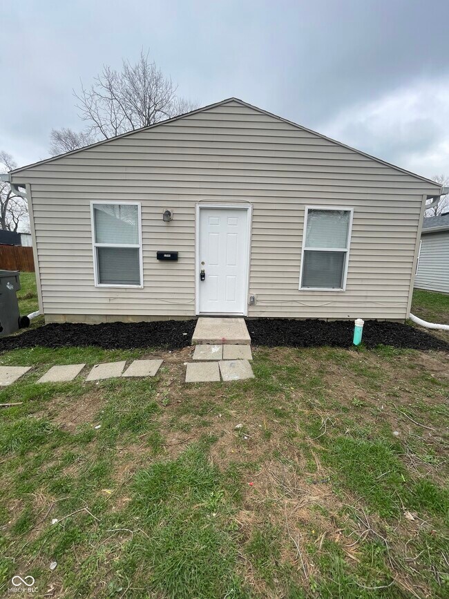 Building Photo - 2045 N Dearborn St