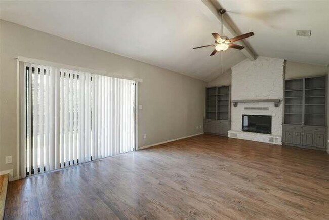 Photo - 4102 Hillside Dr