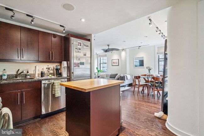 Photo - 219 S 18th St Unit 1412