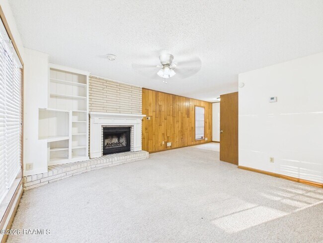 Photo - 112 Country Ln