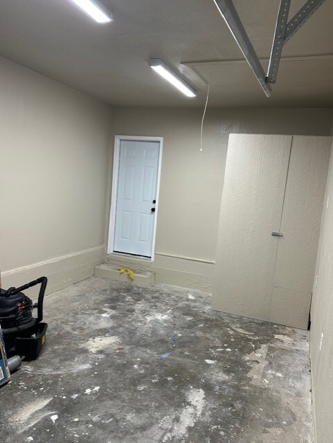 Building Photo - 725 N 14th St