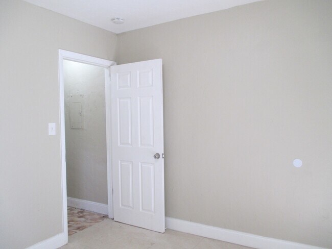 Photo - 1724 NW 75th St Unit 1724 NW 75 Street #B