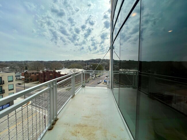 Private Balcony - Bridge Plaza Apartments