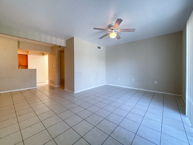 Photo - 1500 Lake Shore Dr Unit 204