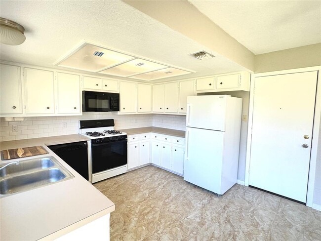 Photo - 3419 Lonesome Trail