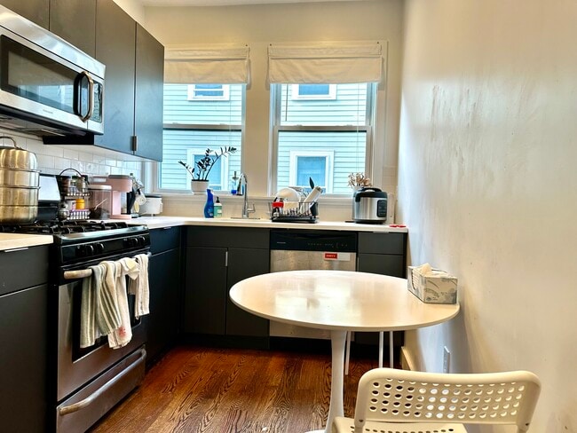 Photo - 19 Marney St Unit 4