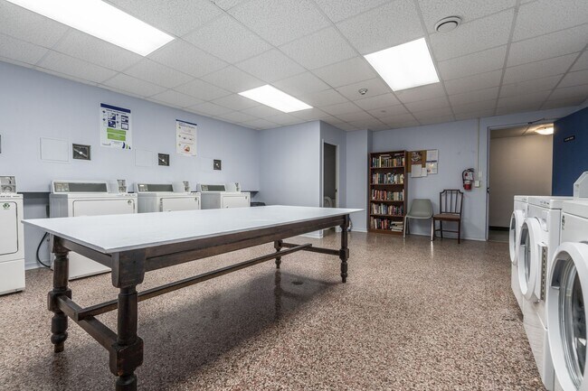 Photo - 1001 O'Connor Dr Unité 2