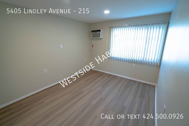 Photo - 5405 Lindley Ave Unidad 215