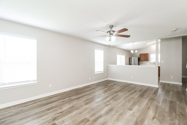 Photo - 5012 Revelation Way