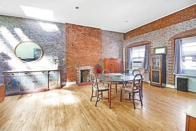 Photo - 318 W 14th St Unidad 4