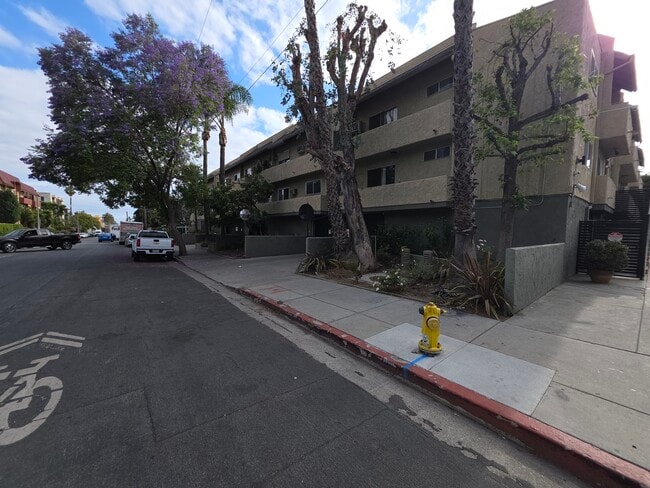 Photo - 1351 N Orange Dr Unit 109