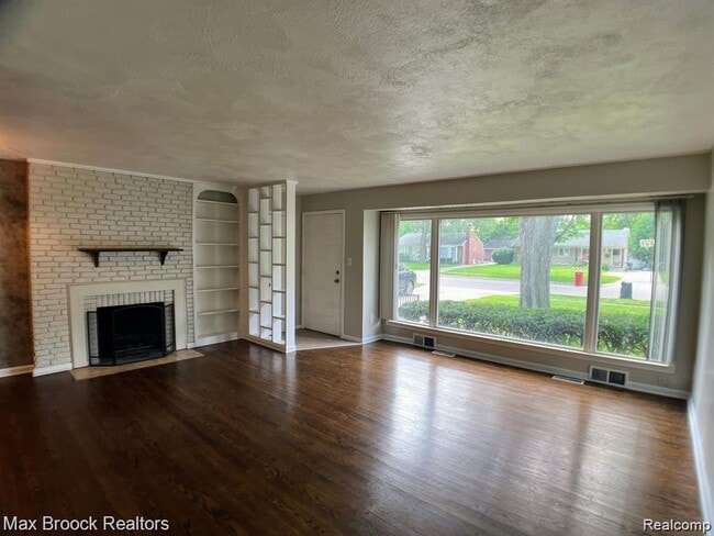 Photo - 27422 Lexington Pkwy