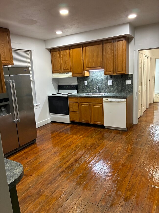 Kitchen - 1630 Rothsville Rd