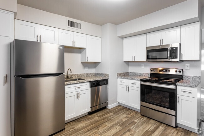 2BR, 1BA - 810SF