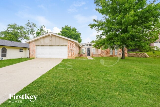 Building Photo - 2100 Cedar Ct