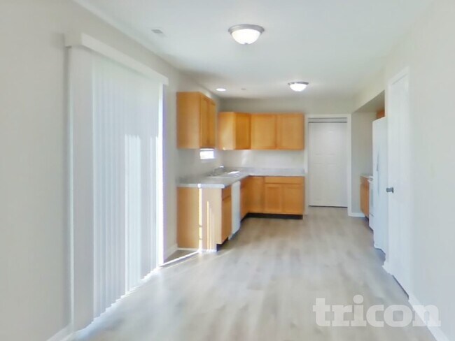 Photo - 828 Treyburn Green Dr