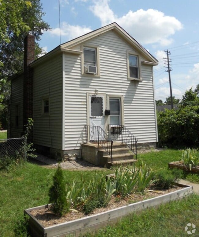 Building Photo - 206 N Lincoln St Rental