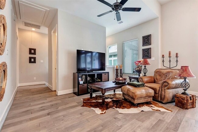 Photo - 4450 W Tidwell Rd