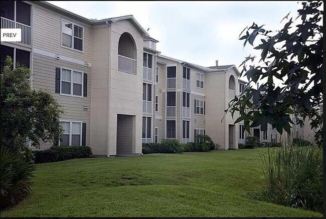 18159 Sterling Gate Cir