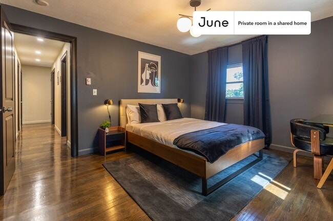 Building Photo - Room in Shared 6 bed/4 bath home