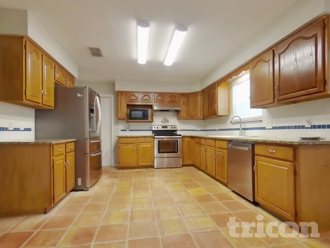 Photo - 872 Fairview Ave