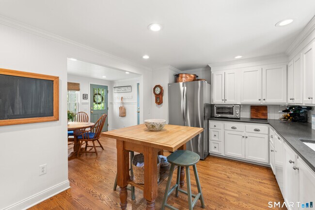 Photo - 72 Hillandale Rd