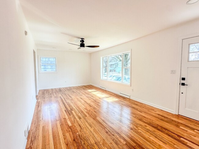 Photo - 52 Dewey St